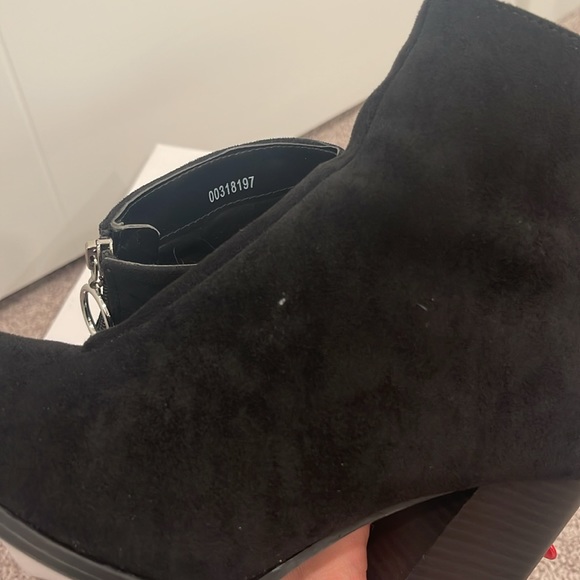 Forever 21 Heeled Booties Size 6 - Picture 6 of 7